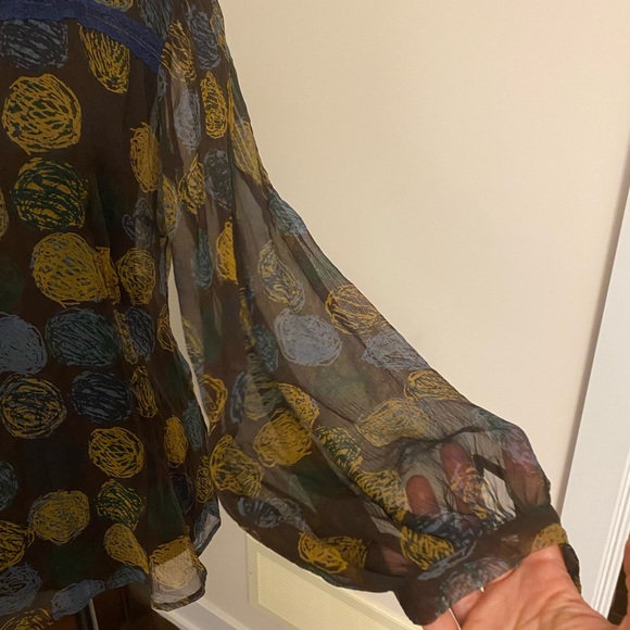 BCBG Silk Sheer Geometric Blouse with Balloon Sleeves and Lace Trim size S - Picture 8 of 11